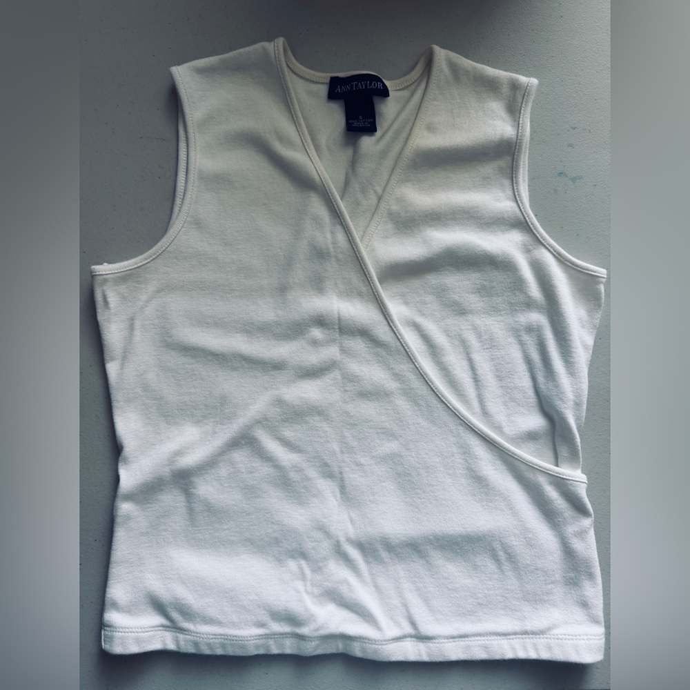 🤍🐇ANN TAYLOR White Sleeveless Top
